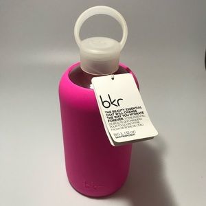 BKR 1L water bottle with silicone sleeve. NWT.